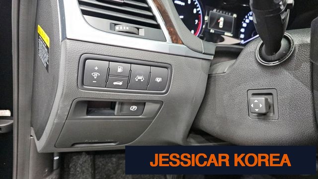 2016 Hyundai Genesis DH - Thumbnail 3