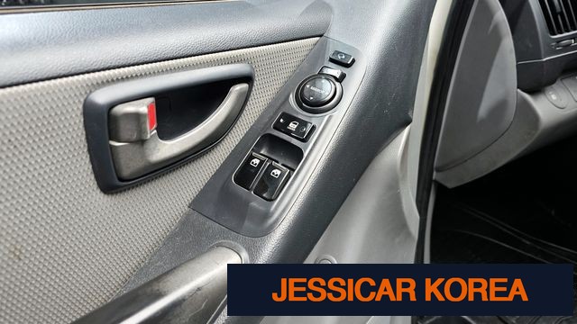 2010 Hyundai Grand Starex - Thumbnail 2
