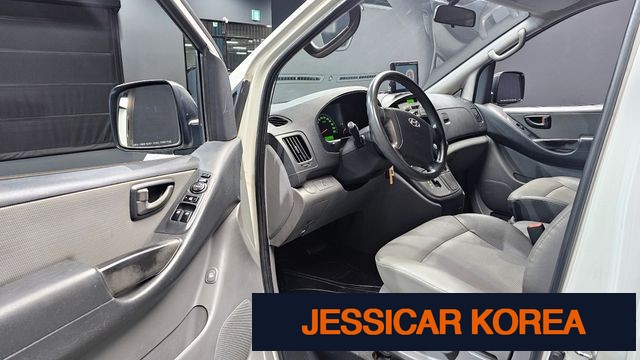 2010 Hyundai Grand Starex - Thumbnail 13
