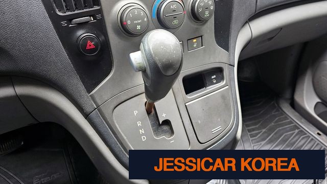 2010 Hyundai Grand Starex - Thumbnail 15