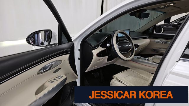 2022 Genesis GV70 - Thumbnail 2