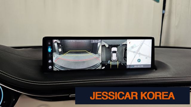 2022 Genesis GV70 - Thumbnail 19