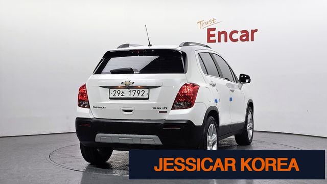 2015 Chevrolet Trax - Thumbnail 2