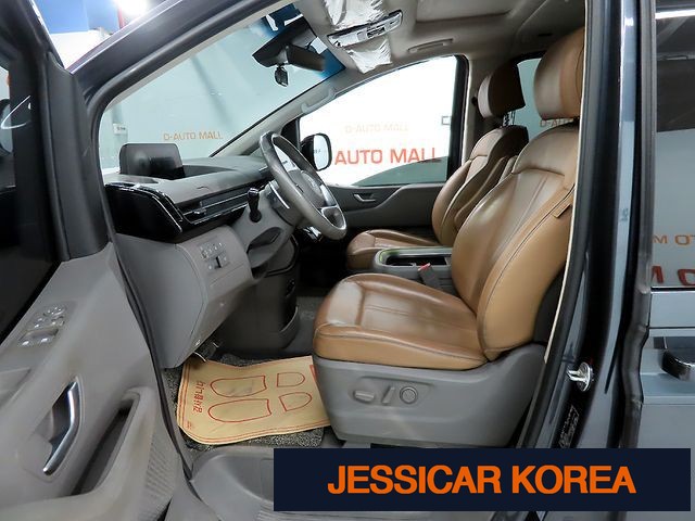 2022 Hyundai Staria - Thumbnail 2