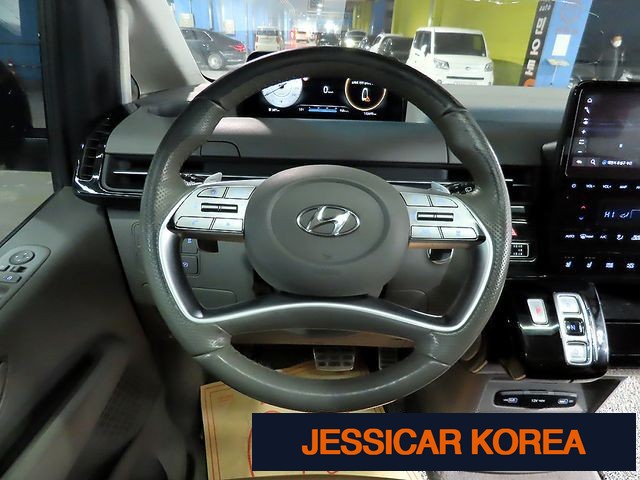 2022 Hyundai Staria - Thumbnail 3