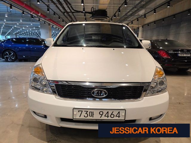 2012 Kia Carnival R - Thumbnail 2