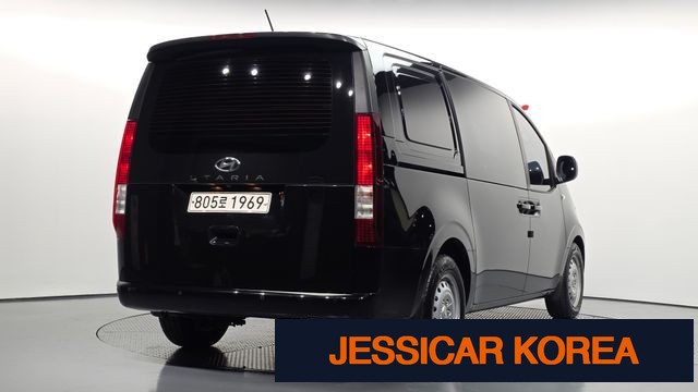 2022 Hyundai Staria - Thumbnail 9