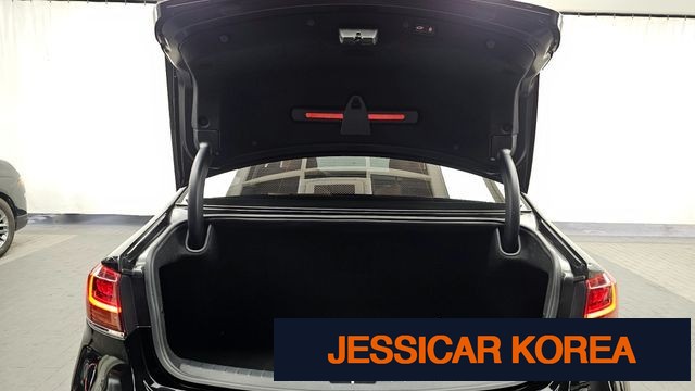 2020 Kia K7 Premier - Thumbnail 14