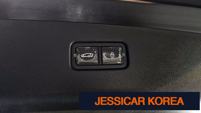 2025 Genesis GV70 - Thumbnail 2