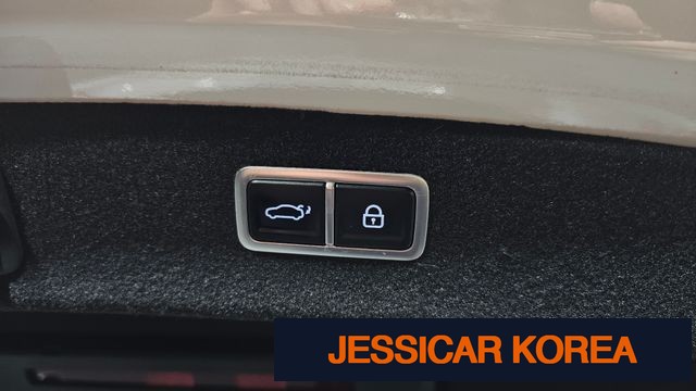 2025 Genesis G80 (RG3) - Thumbnail 10