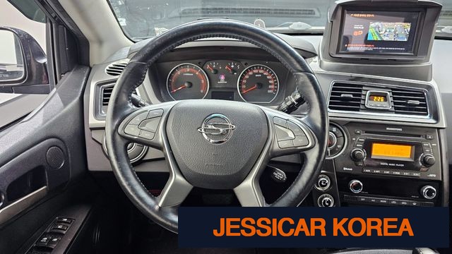 2016 KG Mobility Korando Sports - Thumbnail 3