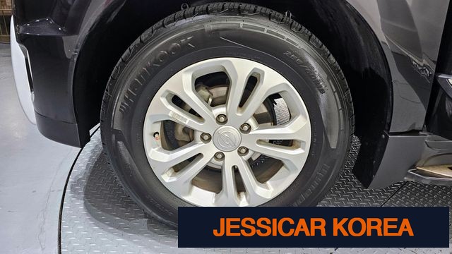 2016 KG Mobility Korando Sports - Thumbnail 12