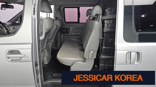 2016 Hyundai Grand Starex - Thumbnail 3