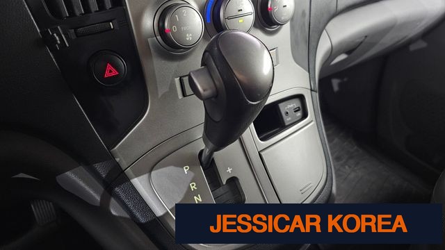 2016 Hyundai Grand Starex - Thumbnail 8
