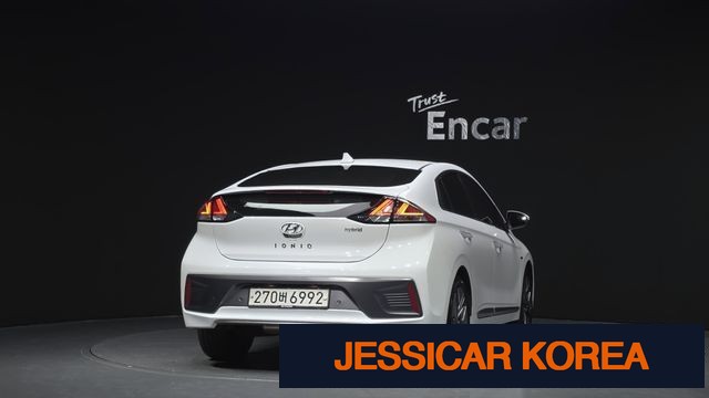 2020 Hyundai The New Ioniq Hybrid - Thumbnail 18