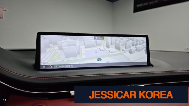 2021 Genesis GV70 - Thumbnail 12