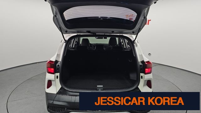 2023 Kia Seltos - Thumbnail 13