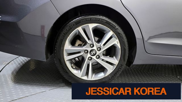 2017 Hyundai Avante AD - Thumbnail 17