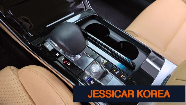 2020 Kia K7 Premier Hybrid - Thumbnail 9