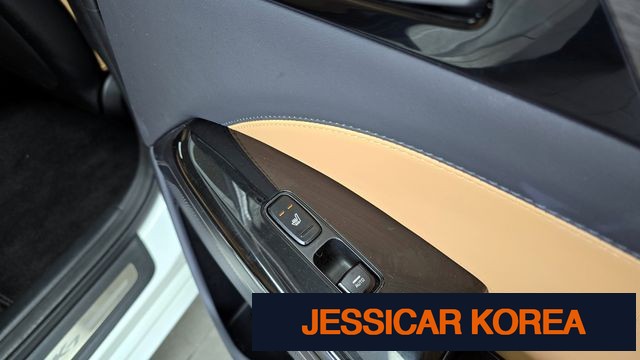 2020 Kia K7 Premier Hybrid - Thumbnail 16