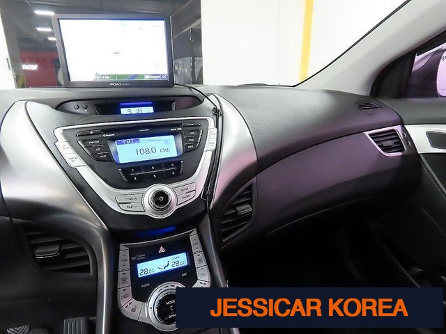 2011 Hyundai Avante MD - Thumbnail 14