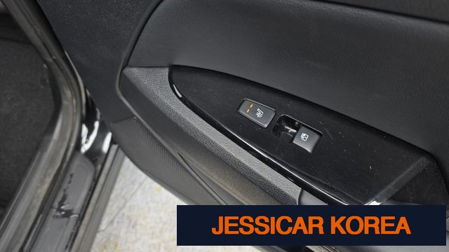 2022 Kia Sportage 5th Gen - Thumbnail 6
