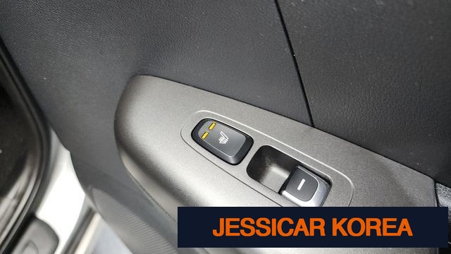 2020 Kia Sportage the bold - Thumbnail 4