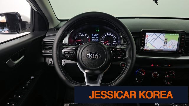 2020 Kia stonic - Thumbnail 6