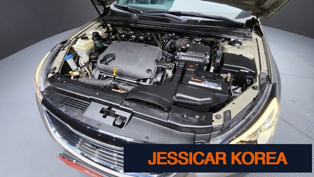2011 Kia K7 - Thumbnail 3