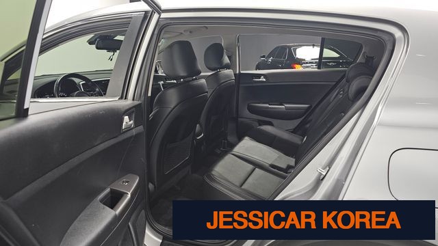 2021 Kia Sportage the bold - Thumbnail 4