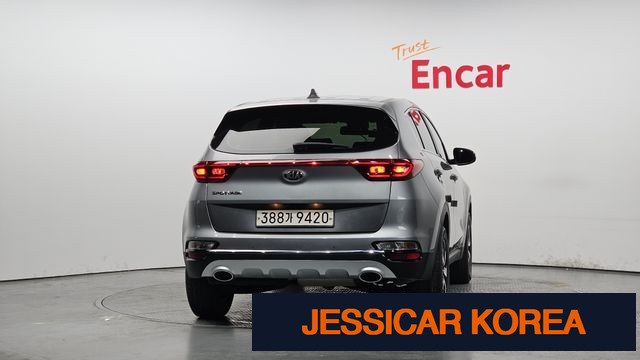 2021 Kia Sportage the bold - Thumbnail 8