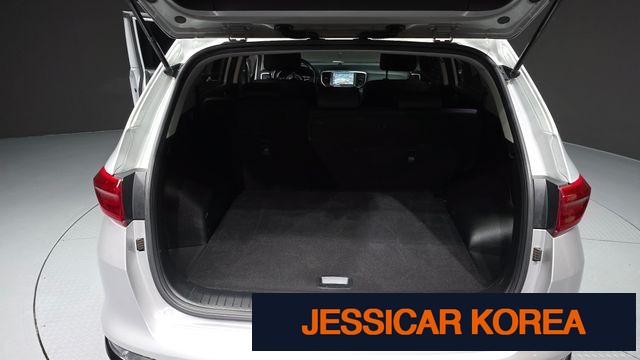 2021 Kia Sportage the bold - Thumbnail 9