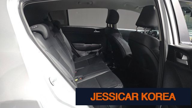 2021 Kia Sportage the bold - Thumbnail 14