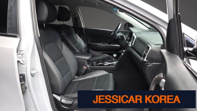2021 Kia Sportage the bold - Thumbnail 16