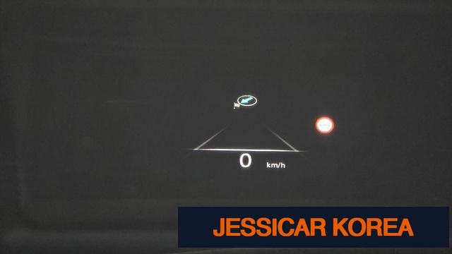 2022 Genesis Electrified GV70 - Thumbnail 14