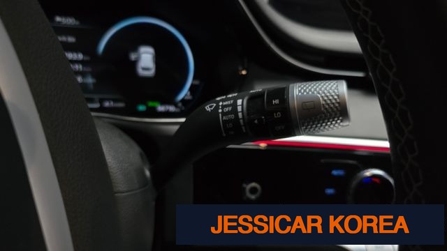 2022 Genesis Electrified GV70 - Thumbnail 18