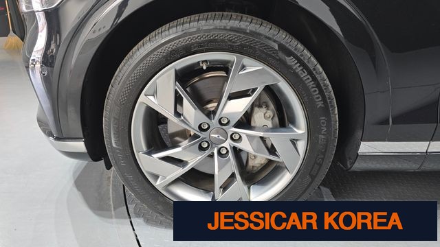2022 Genesis Electrified GV70 - Thumbnail 19