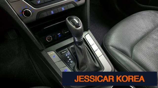 2017 Hyundai Avante AD - Thumbnail 2