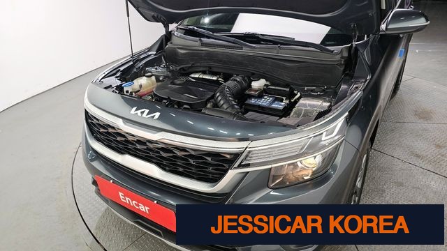 2023 Kia Seltos - Thumbnail 3