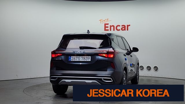2023 Kia Seltos - Thumbnail 11