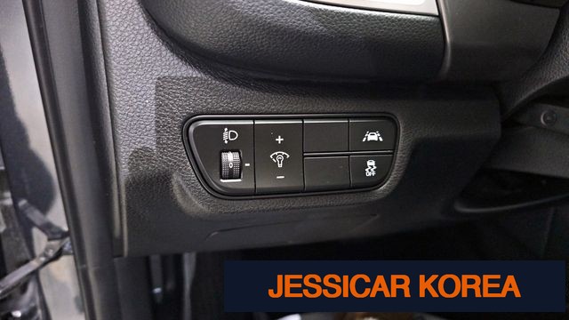 2023 Kia Seltos - Thumbnail 17