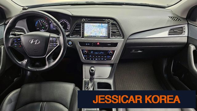 2016 Hyundai LF Sonata Hybrid - Thumbnail 2