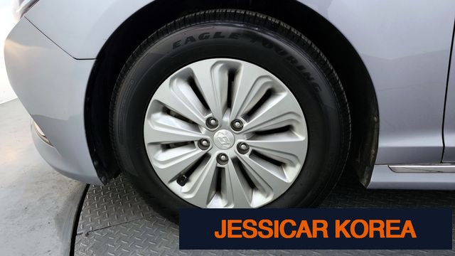 2016 Hyundai LF Sonata Hybrid - Thumbnail 6