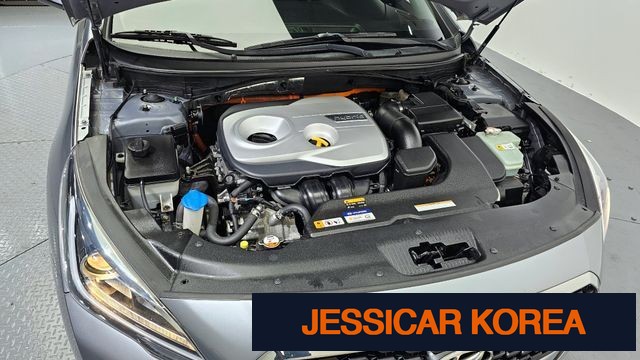 2016 Hyundai LF Sonata Hybrid - Thumbnail 8