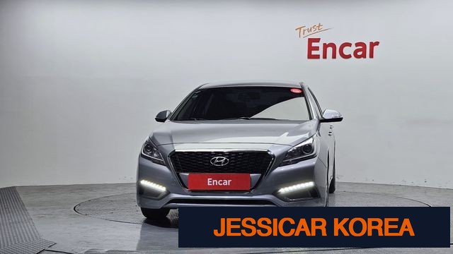 2016 Hyundai LF Sonata Hybrid - Thumbnail 11