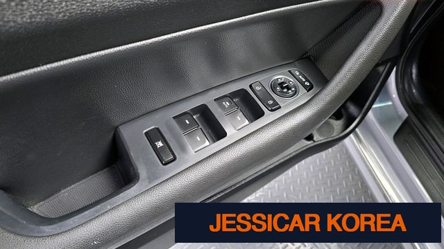 2016 Hyundai LF Sonata Hybrid - Thumbnail 17