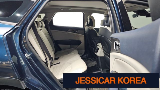 2022 Kia Sportage 5th Gen - Thumbnail 3