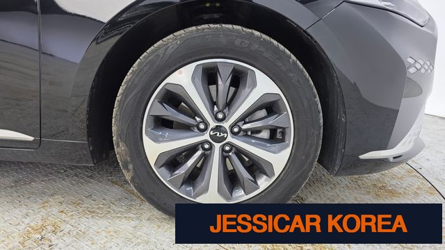2022 Kia K8 Hybrid - Thumbnail 13