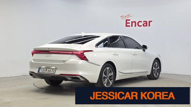 2022 Kia K8 Hybrid - Thumbnail 9