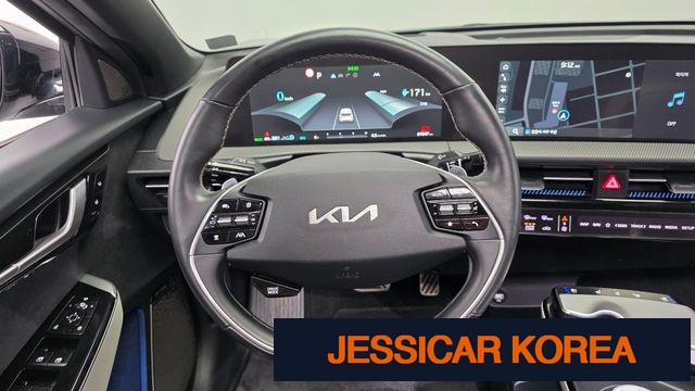 2022 Kia EV6 - Thumbnail 8
